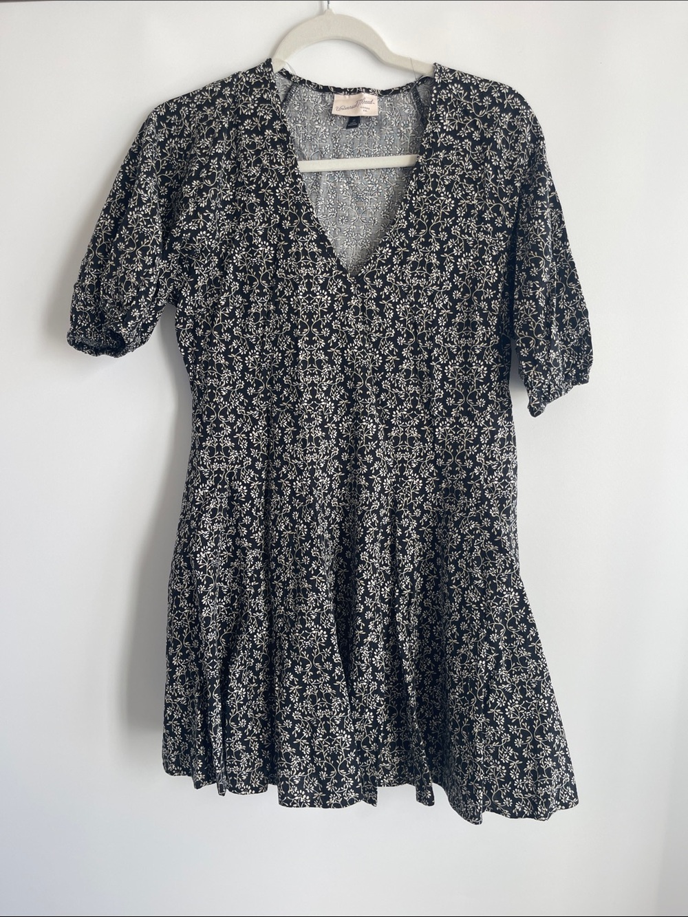 Universal Thread Black White Floral V Neck Mini Dress Size XS Cottagecore